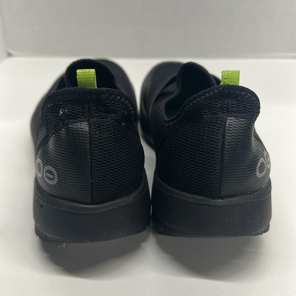 Oofos Shoes OOmg Eezee Low Slip On Shoe Casual Sneakers Trainer Black White 11 - Picture 4 of 9
